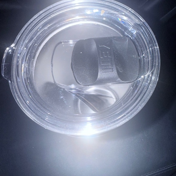 Yeti Rambler 20 oz Tumbler - Matte Black - Picture 4 of 7